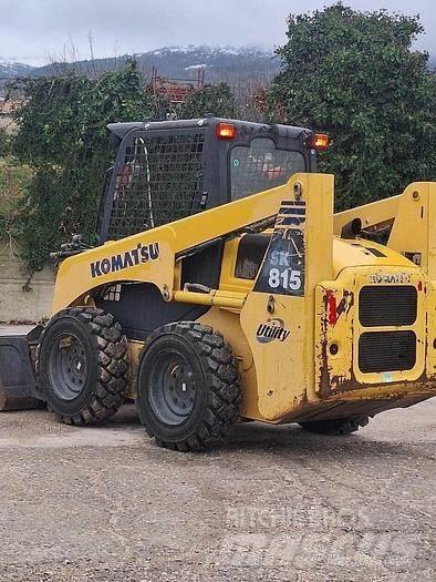 Komatsu SK815 Mini carregadoras