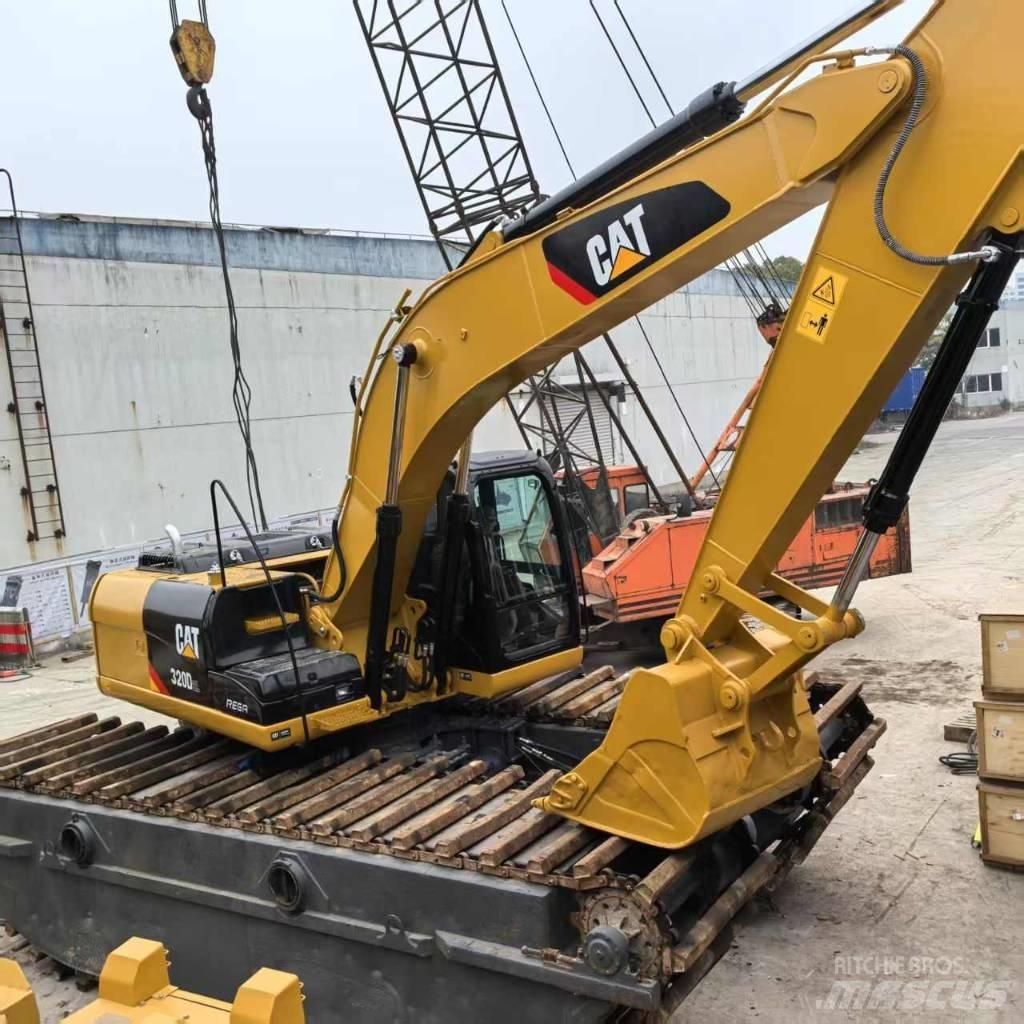 CAT 320 D Escavadoras anfíbias