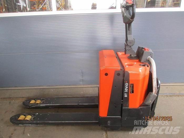 BT LPE 200-6 Porta-paletes com plataforma
