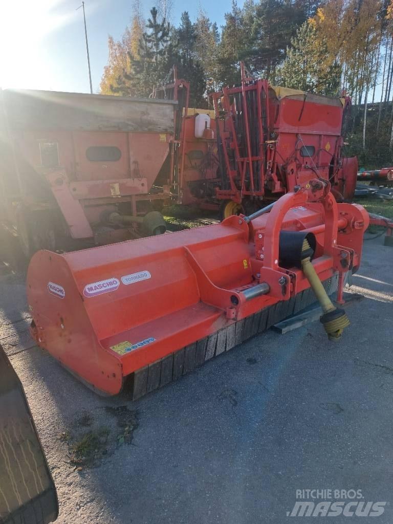 Maschio Tornado 280 Gadanheiras e cortadores de folhas para pastos