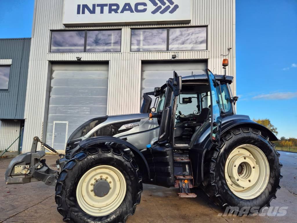 Valtra T 254 Tratores Agrícolas usados