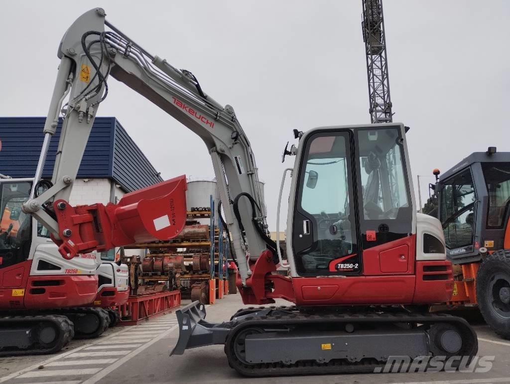 Takeuchi TB 250 2 Miniescavadeiras
