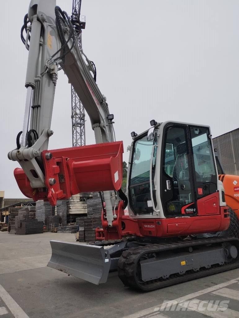 Takeuchi TB 250 2 Miniescavadeiras