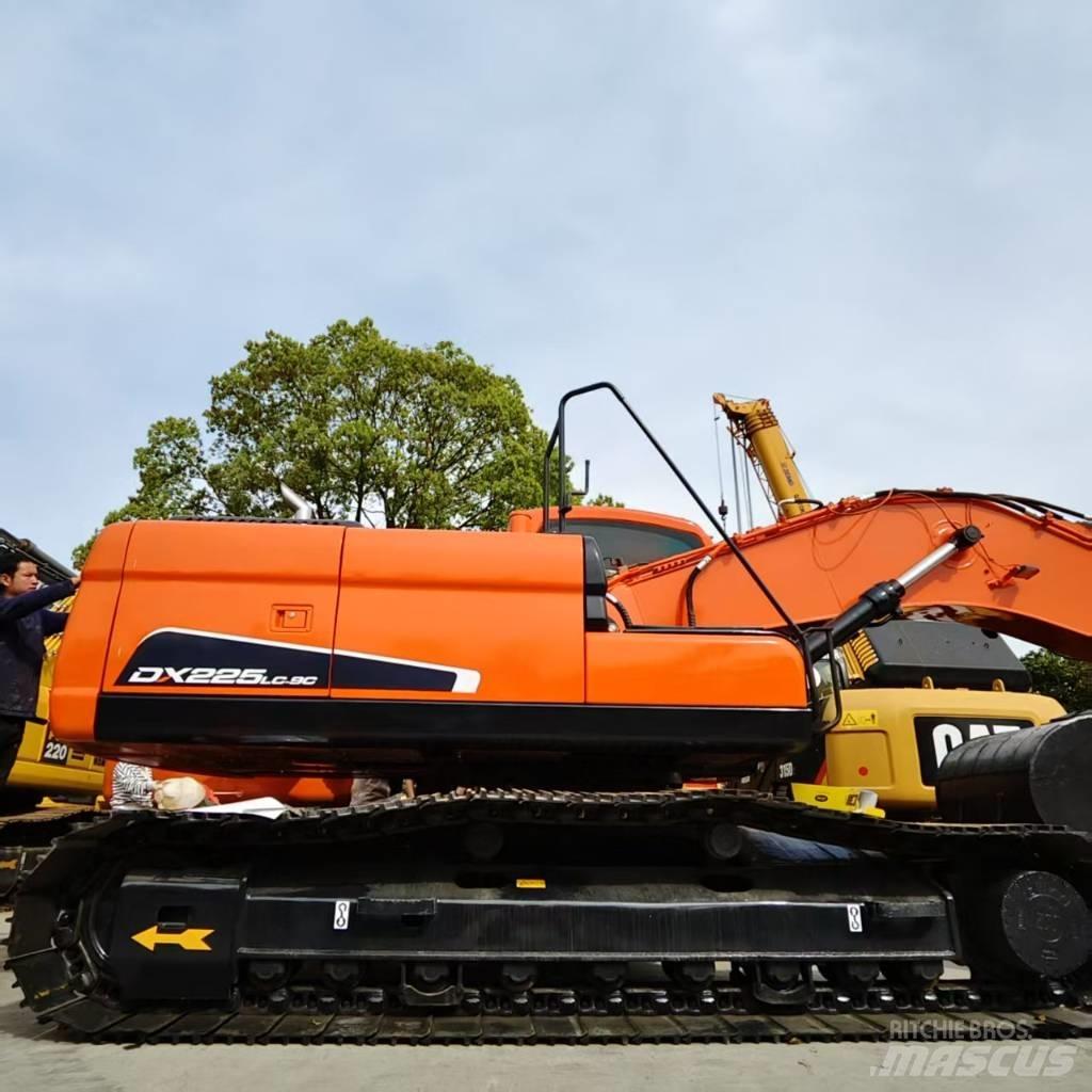 Doosan DX 225 Escavadeiras de esteiras