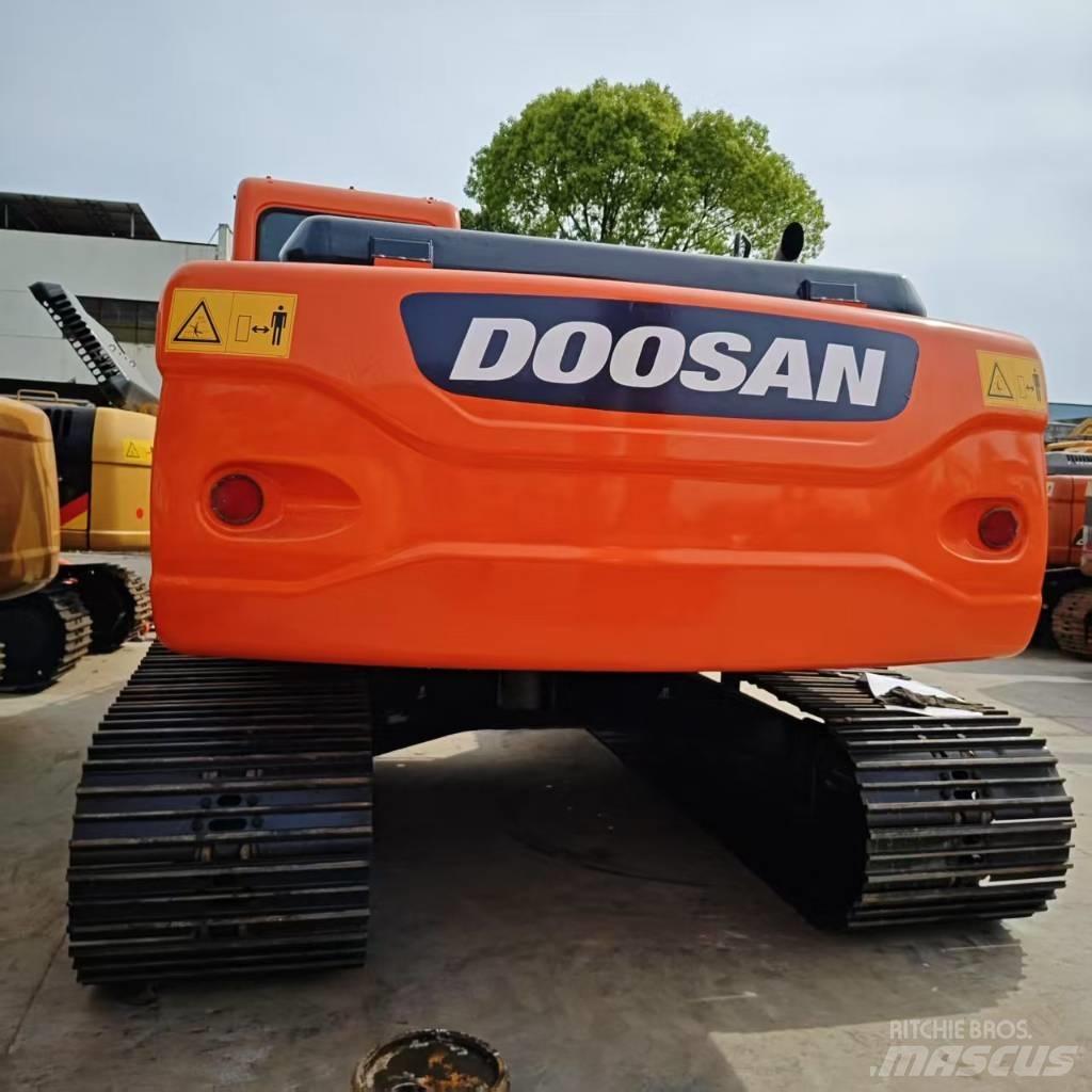Doosan DX 225 Escavadeiras de esteiras