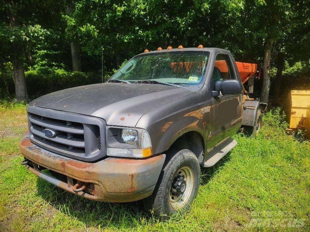 Ford F 350 Caminhões de caixa fechada