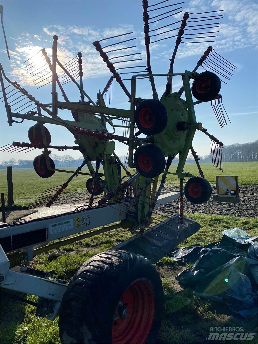 CLAAS liner 3000 Ancinho virador