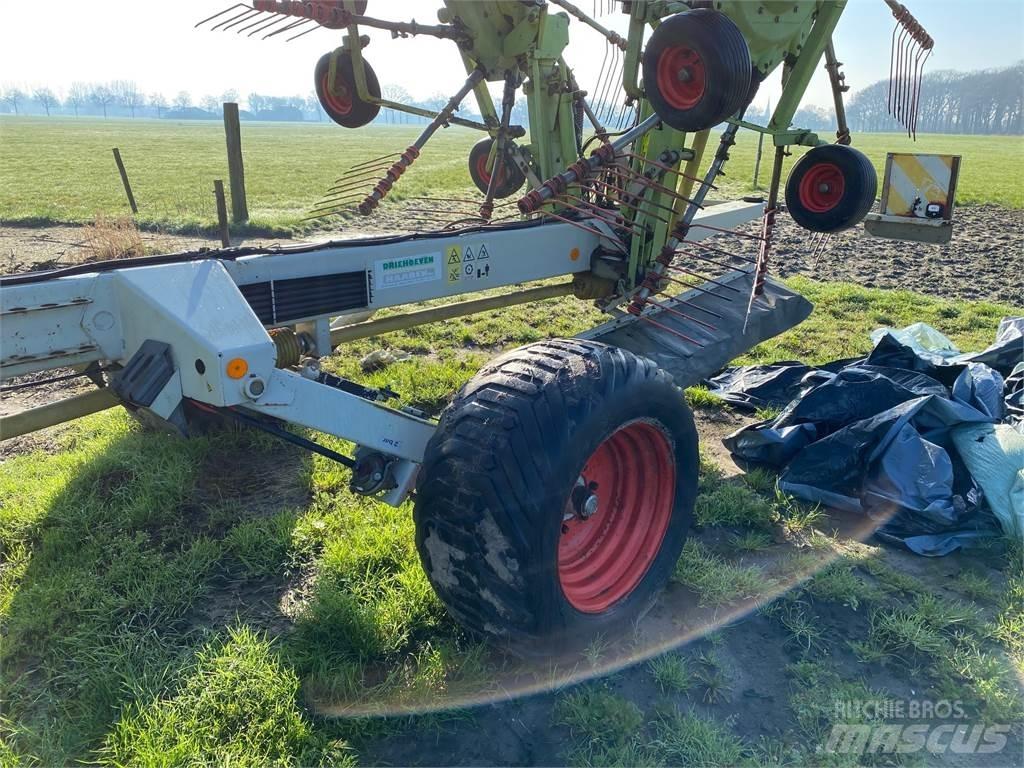 CLAAS liner 3000 Ancinho virador