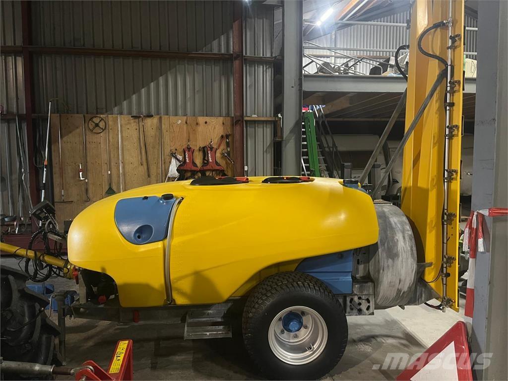  KWH Mistral 1500 Pulverizadores rebocados