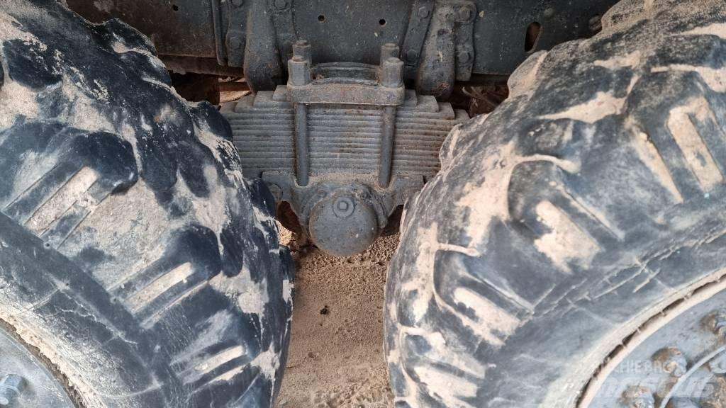 ZIL 157 K 6x6 Caminhões de caixa fechada