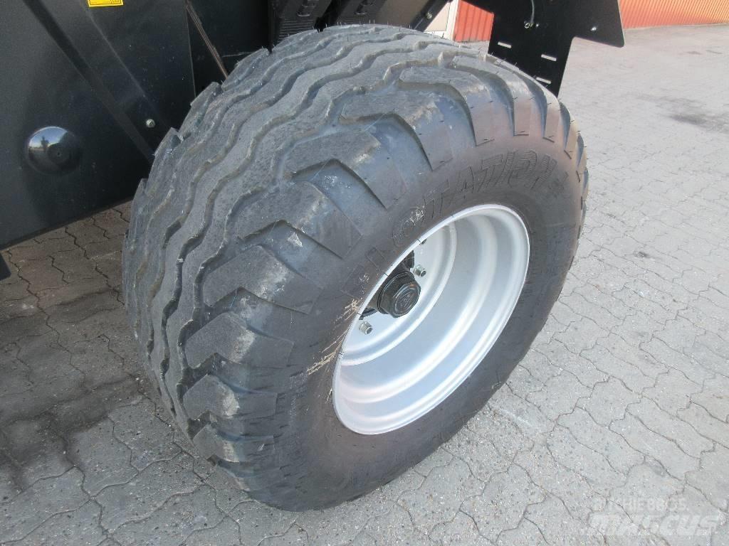 Case IH RB 465 Enfardadeira de rolos