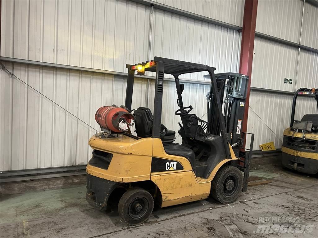 CAT GP25NT Empilhadores a gás