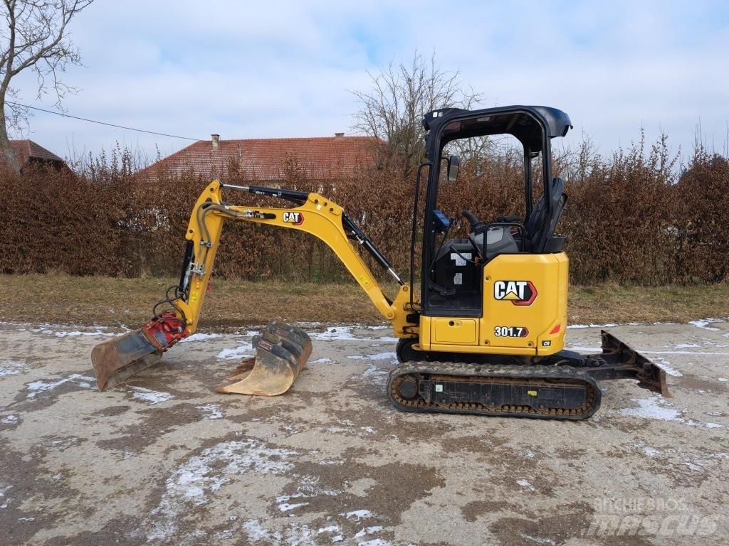 CAT 301.7 Miniescavadeiras