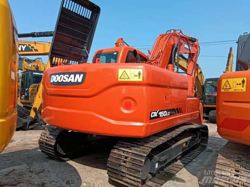 Doosan DX150 Escavadoras Midi 7t - 12t