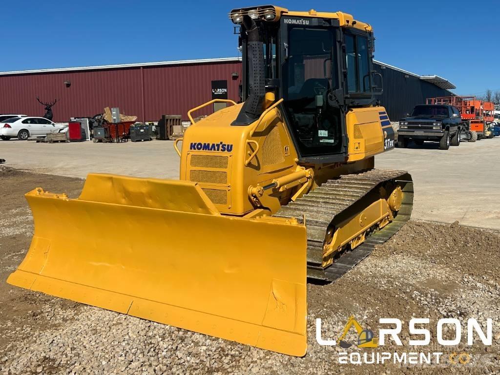 Komatsu D37PX-23 Dozers - Tratores rastos