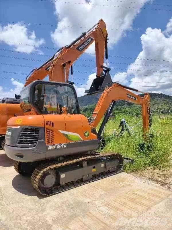 Doosan DX 60E Escavadoras Midi 7t - 12t
