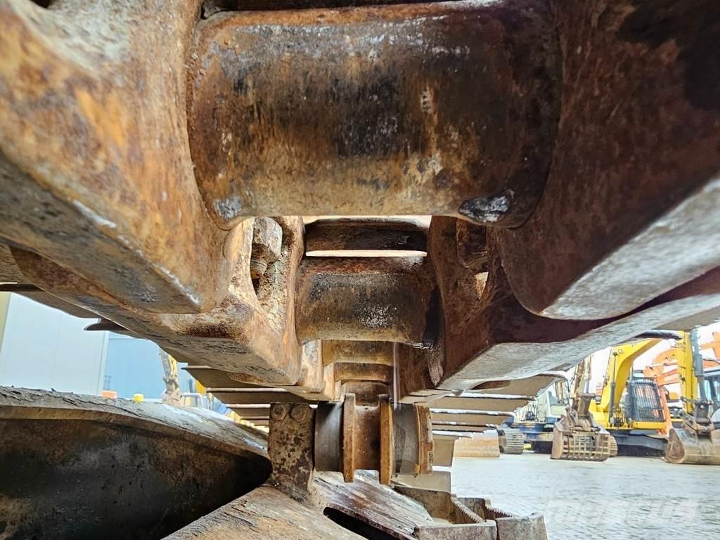 Komatsu HB215LC-2 Escavadeiras de esteiras