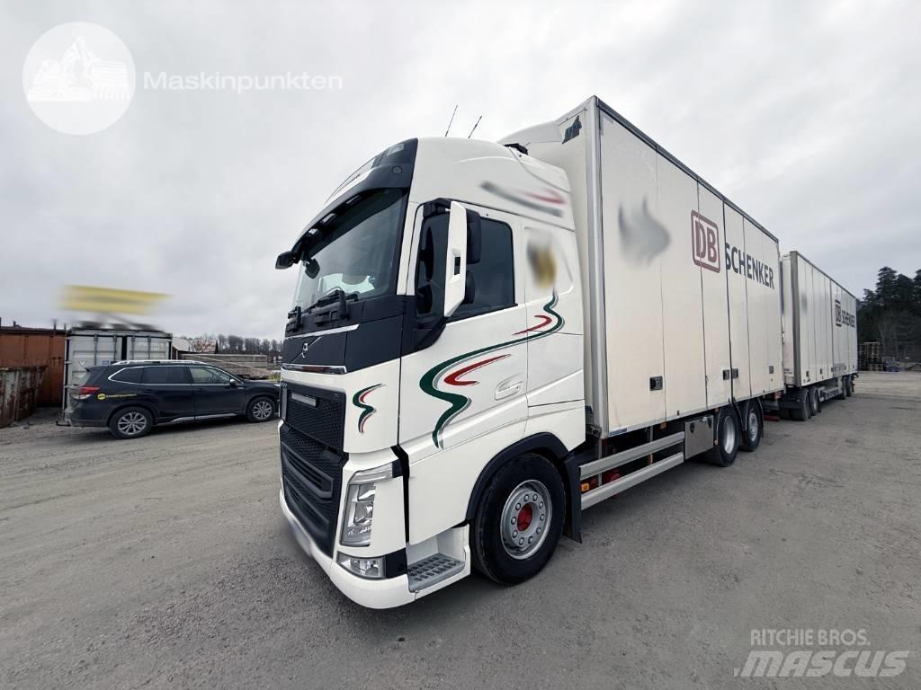 Volvo FH 500 Caminhões de caixa fechada