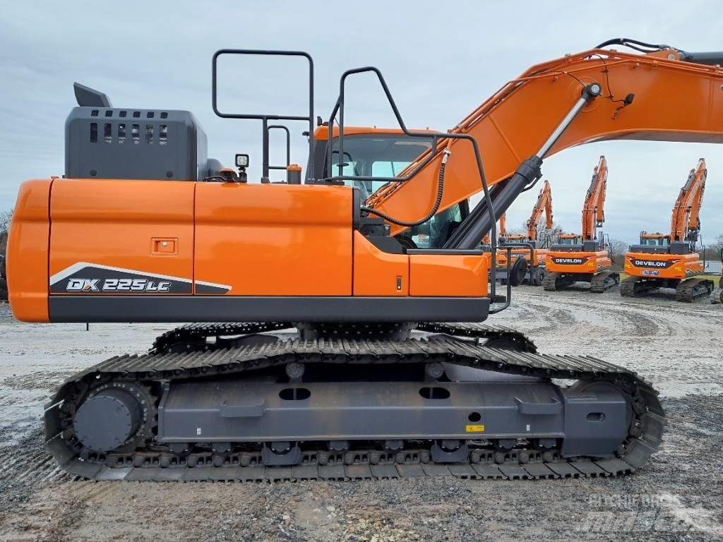 Develon DX 225 LC-7 Escavadeiras de esteiras