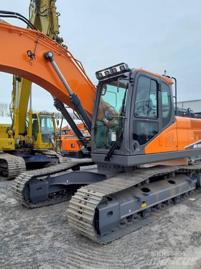 Develon DX 225 LC-7 Escavadeiras de esteiras