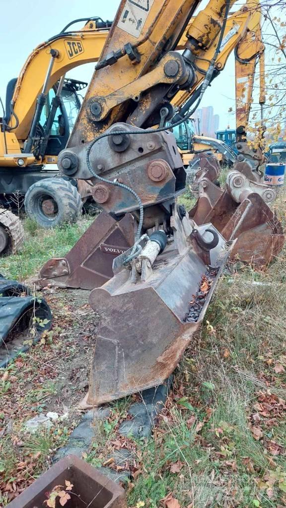 JCB JS 220 LC Escavadeiras de esteiras
