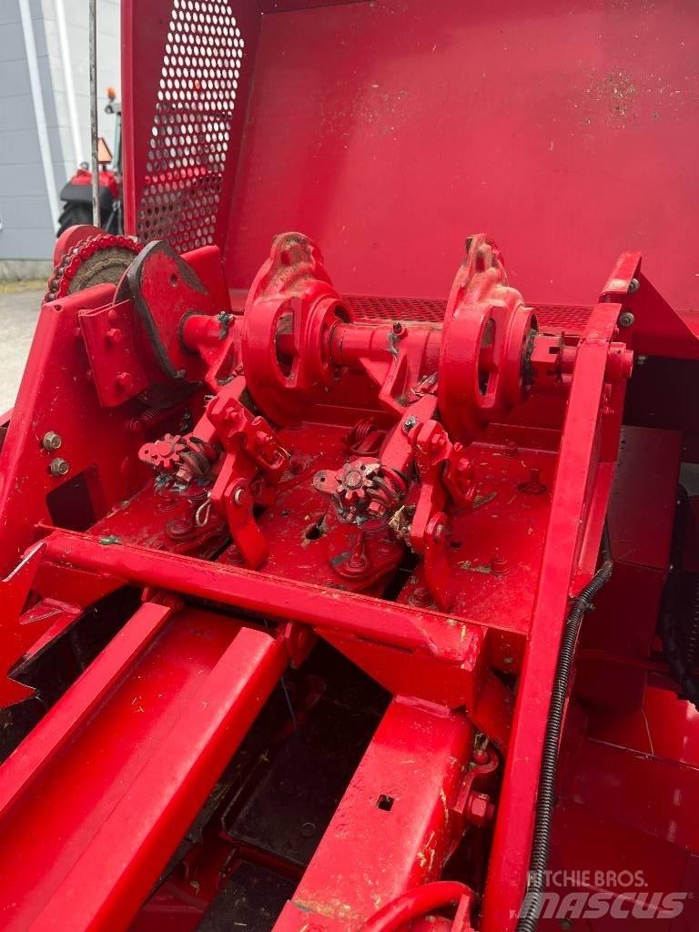 Massey Ferguson 1839 Enfardadeira de fardos quadrados
