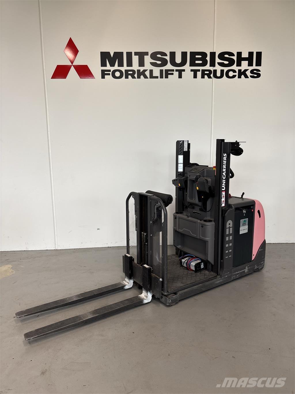 UniCarriers EPL100 Preparadoras de encomendas de baixa elevação