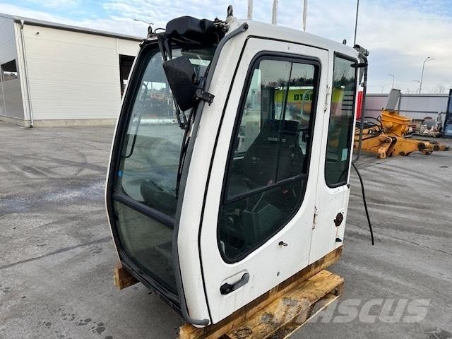 Liebherr R 317 CAB Cabina