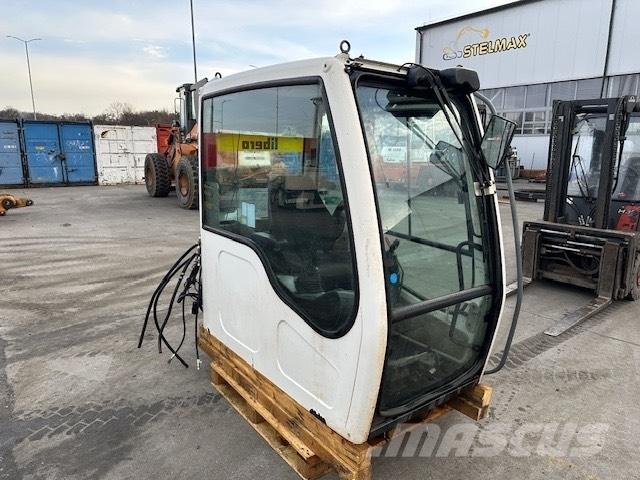 Liebherr R 317 CAB Cabina
