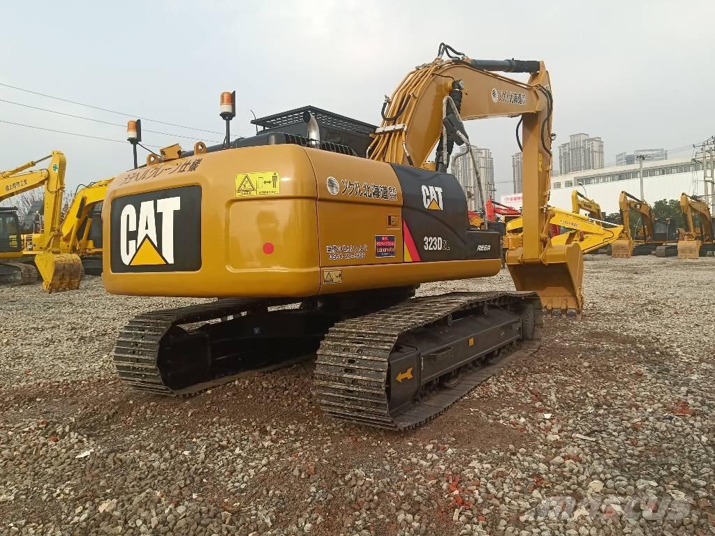 CAT 323 D2L Escavadeiras de esteiras