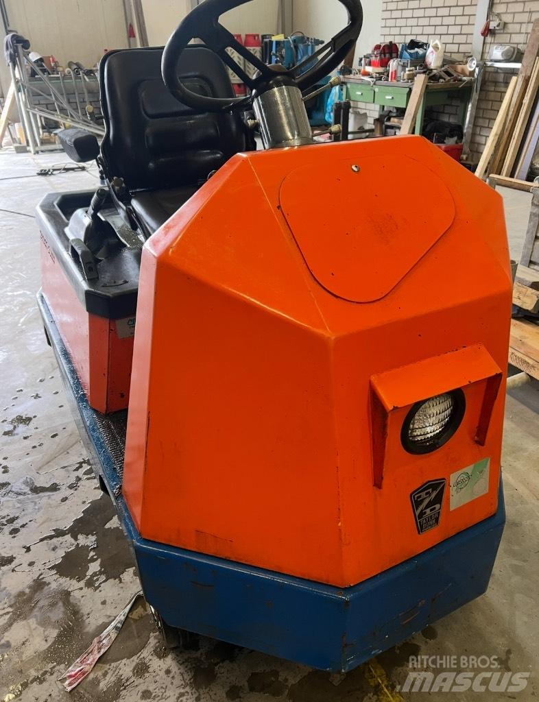 Taylor-Dunn C425 Tractores de reboque