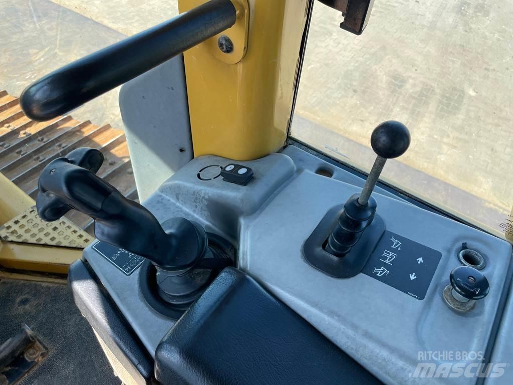 CAT D6N XL Dozers - Tratores rastos