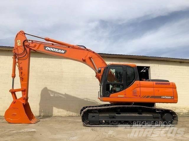 Doosan DX 225 Escavadeiras de esteiras