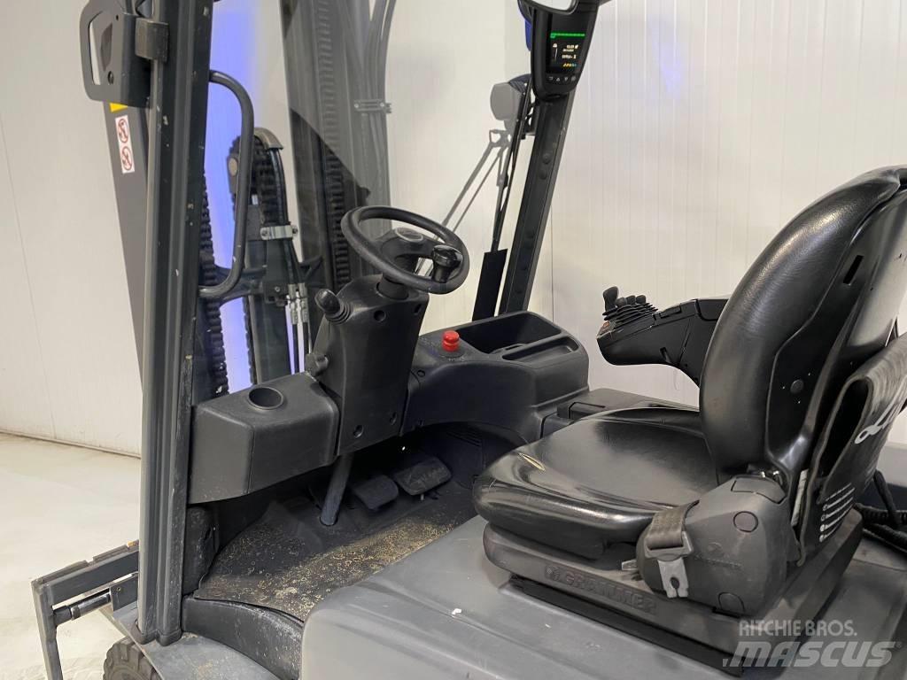 Linde E30L-01 Empilhadores eléctricos