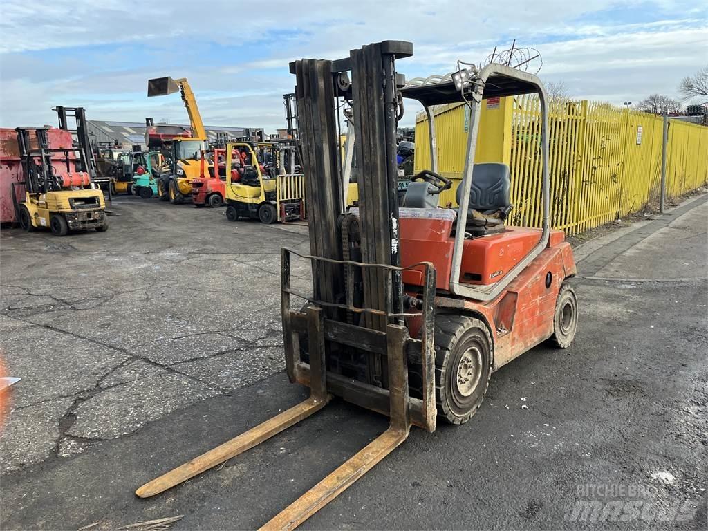 Cesab CBD30 Empilhadores Diesel