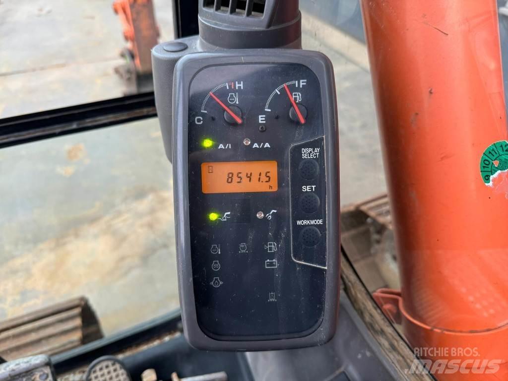 Hitachi ZX135US Escavadeiras de esteiras
