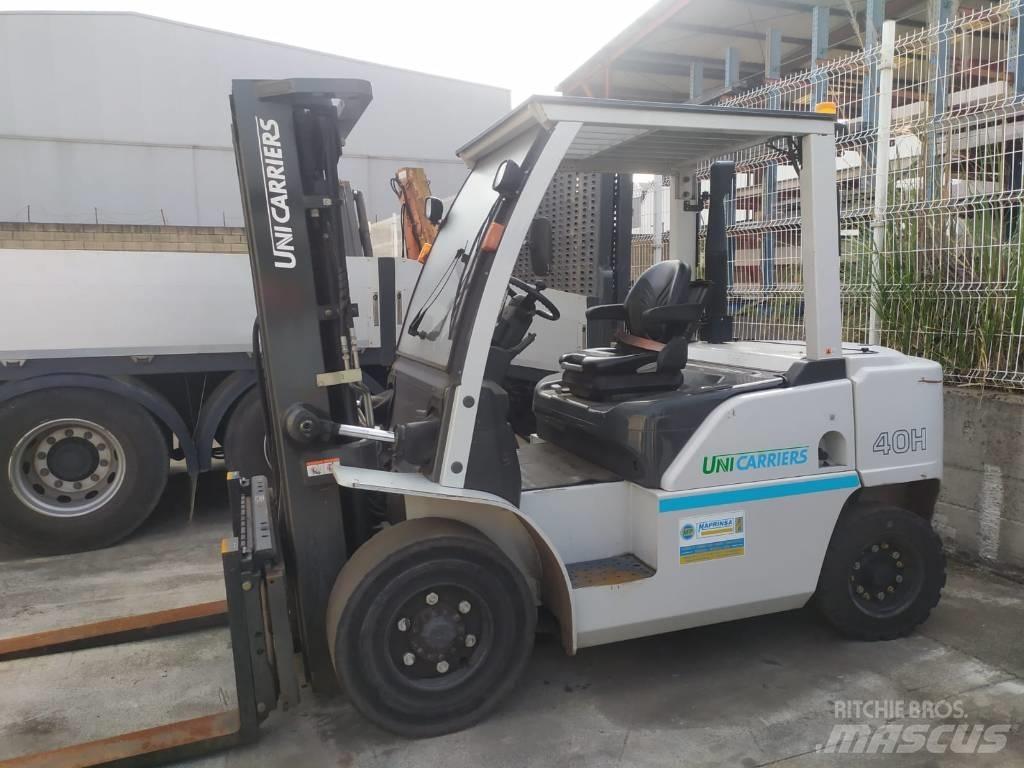 UniCarriers D1F4A40Q Carregadores laterais