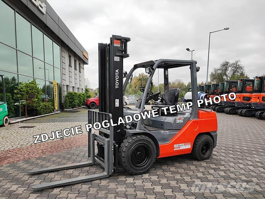 Toyota 02-8FGJF35 Empilhadores a gás