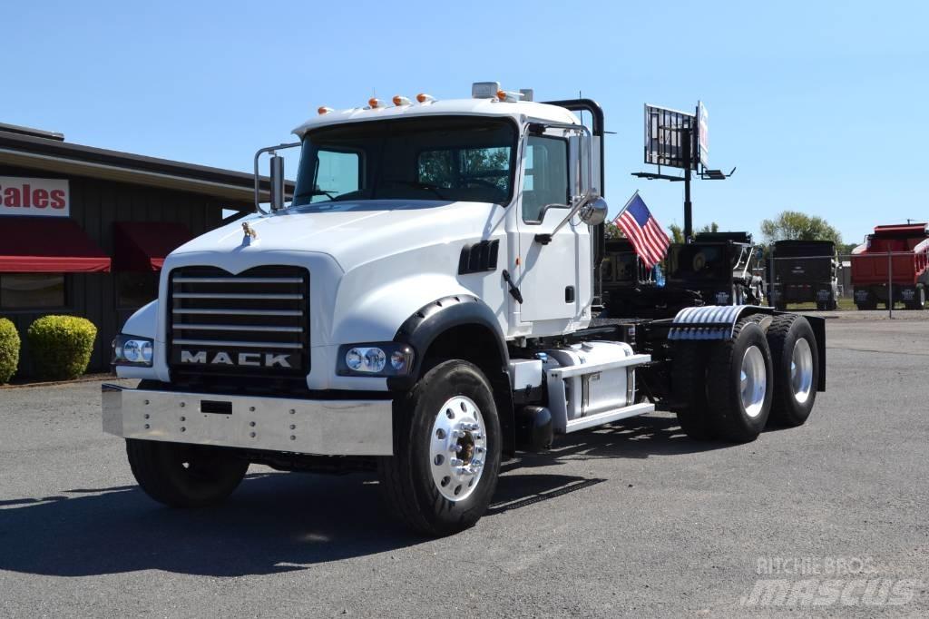 Mack Granite GU 713 Cavalos Mecânicos