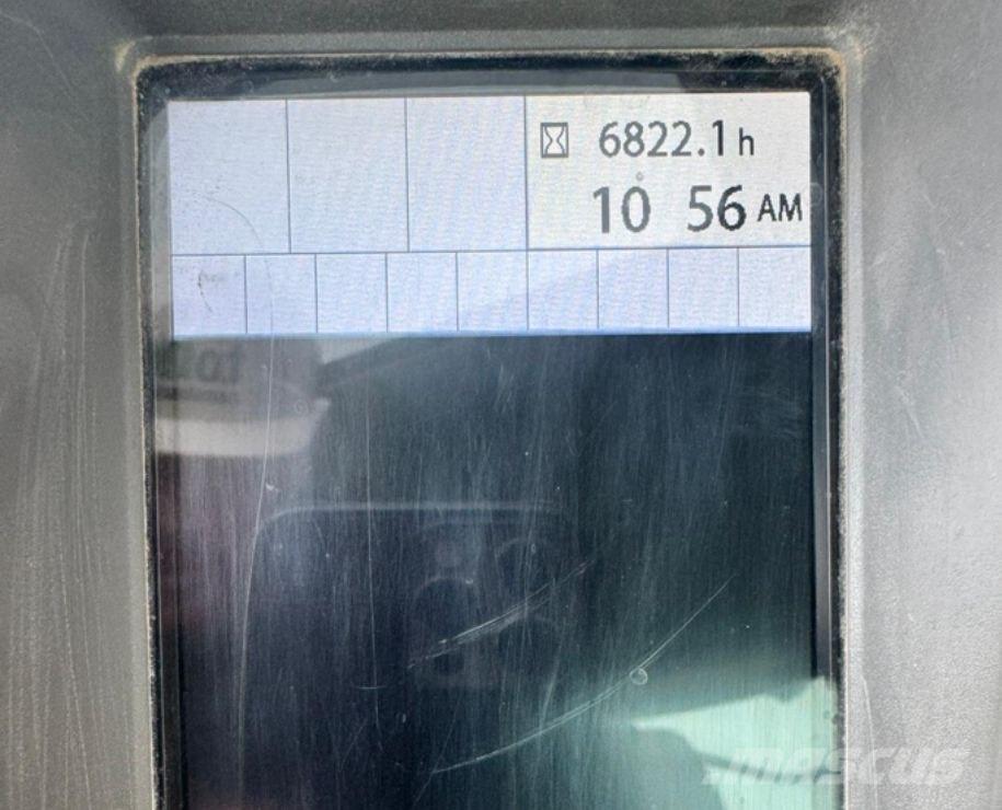 Hitachi ZX 135 US-6 Escavadeiras de esteiras