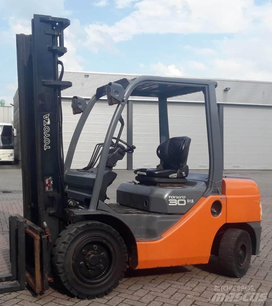 Toyota 8 FD F 30 Empilhadores Diesel