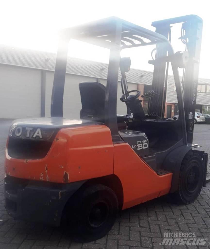 Toyota 8 FD F 30 Empilhadores Diesel