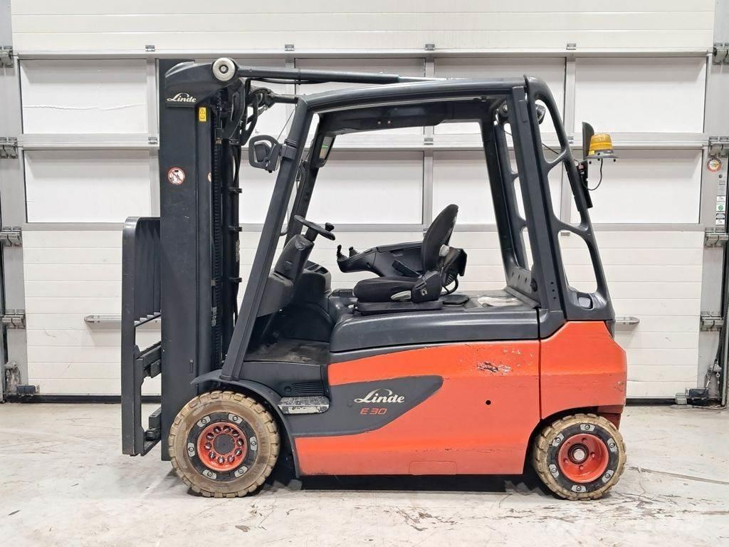 Linde E30L-01 Empilhadores eléctricos