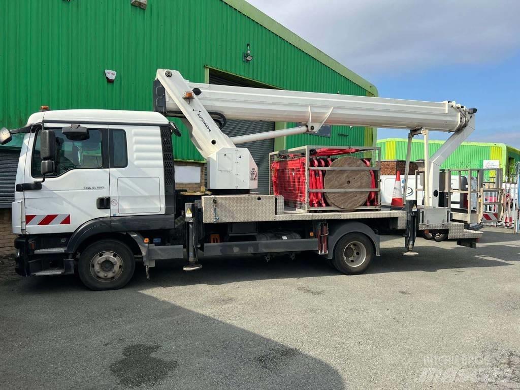 Ruthmann T 330 Plataformas aéreas montadas em camião