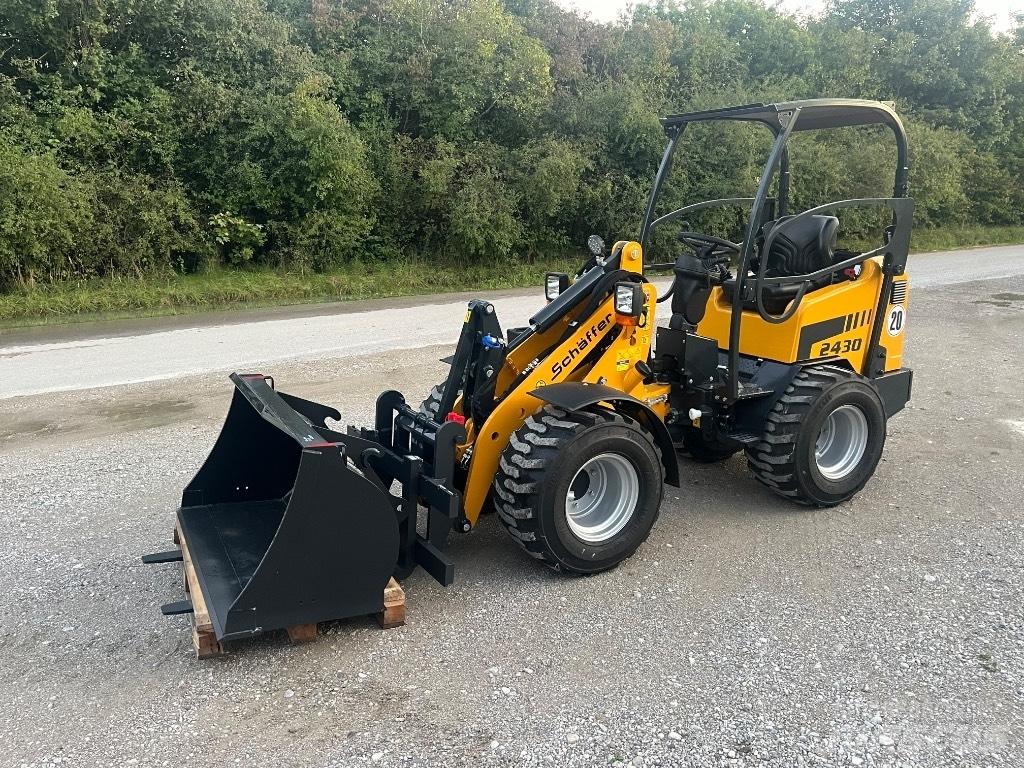 Schäffer 2430 Minicarregadeiras