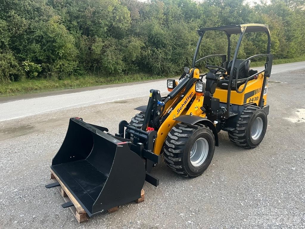Schäffer 2430 Minicarregadeiras
