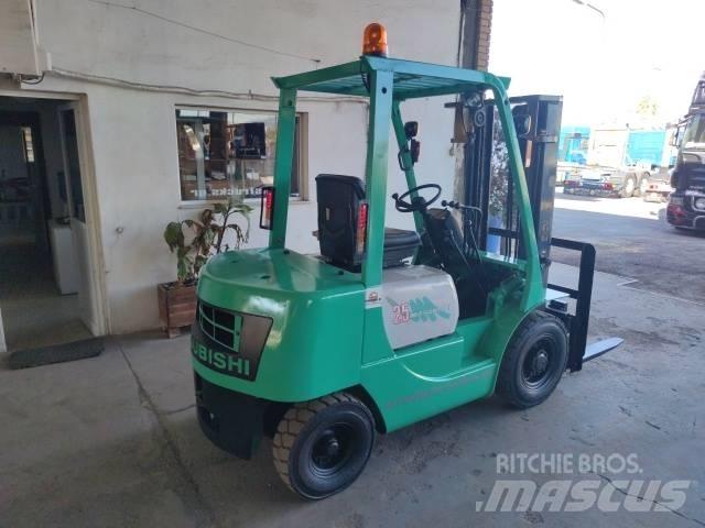 Mitsubishi FD 25 Empilhadores Diesel