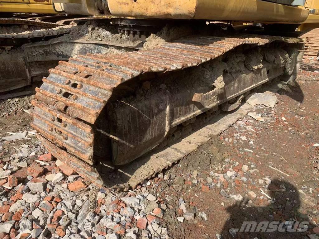 CAT 323D2 Escavadeiras de esteiras