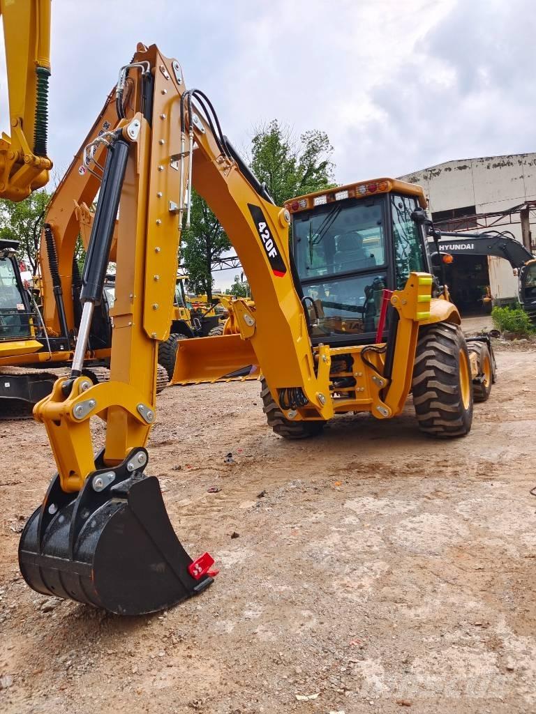 CAT 420 F Retroescavadeiras