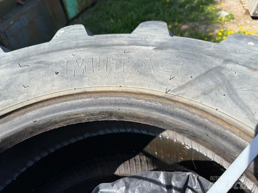 Mitas 405/70-20 Pneus